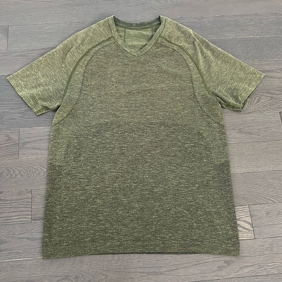 Lululemon V-neck Metal Vent Tech Short Sleeve V 2.0 - Picture 1 of 5
